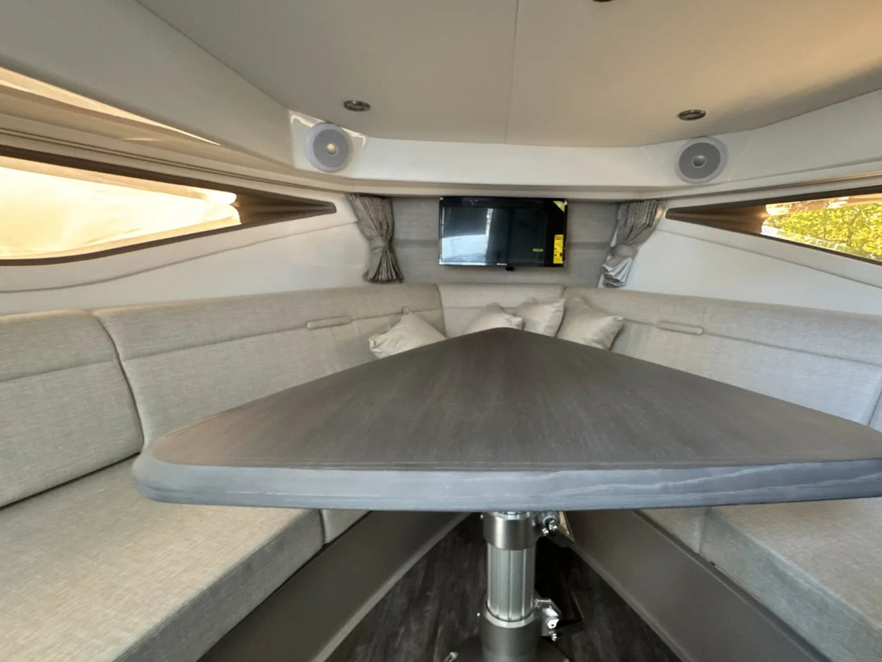 2026 Sea Ray Sundancer 320 Outboard 32.0 feet, Huntington, NY #30