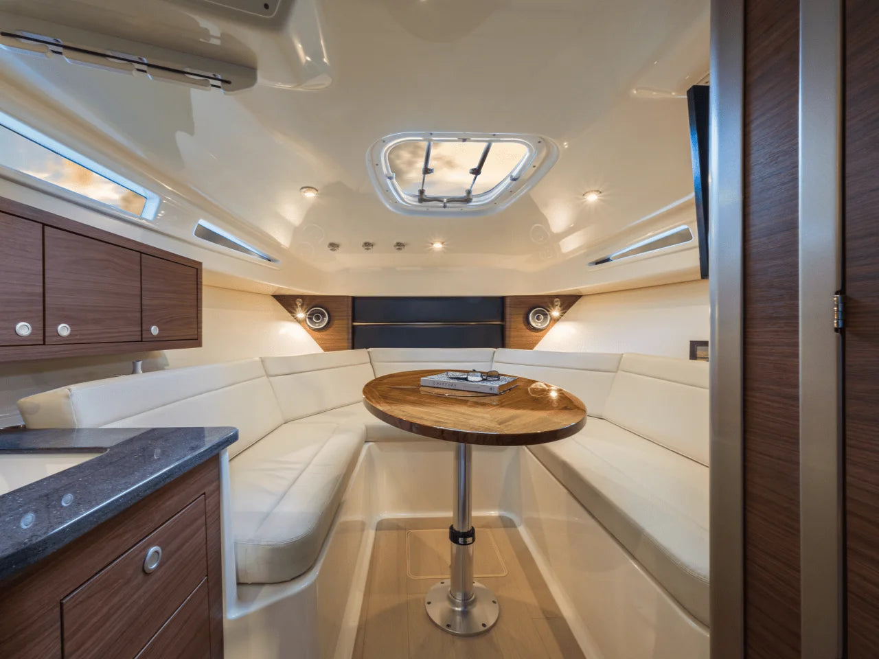 2026 Boston Whaler 325 Conquest 32.0 feet, Inuvik, Northwest Territories #41