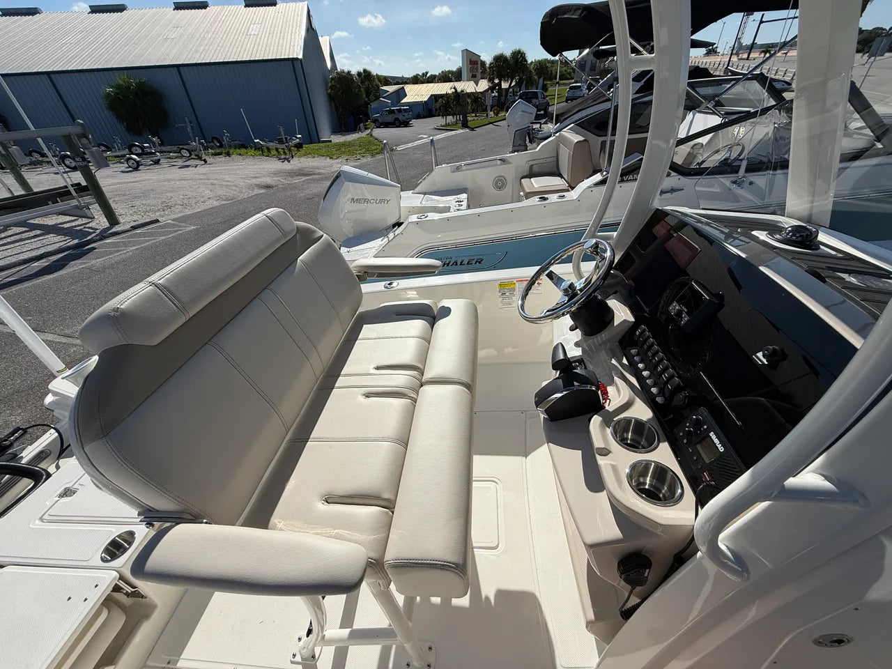 2027 Boston Whaler 250 Dauntless 25.0 feet, Venice, Florida #25