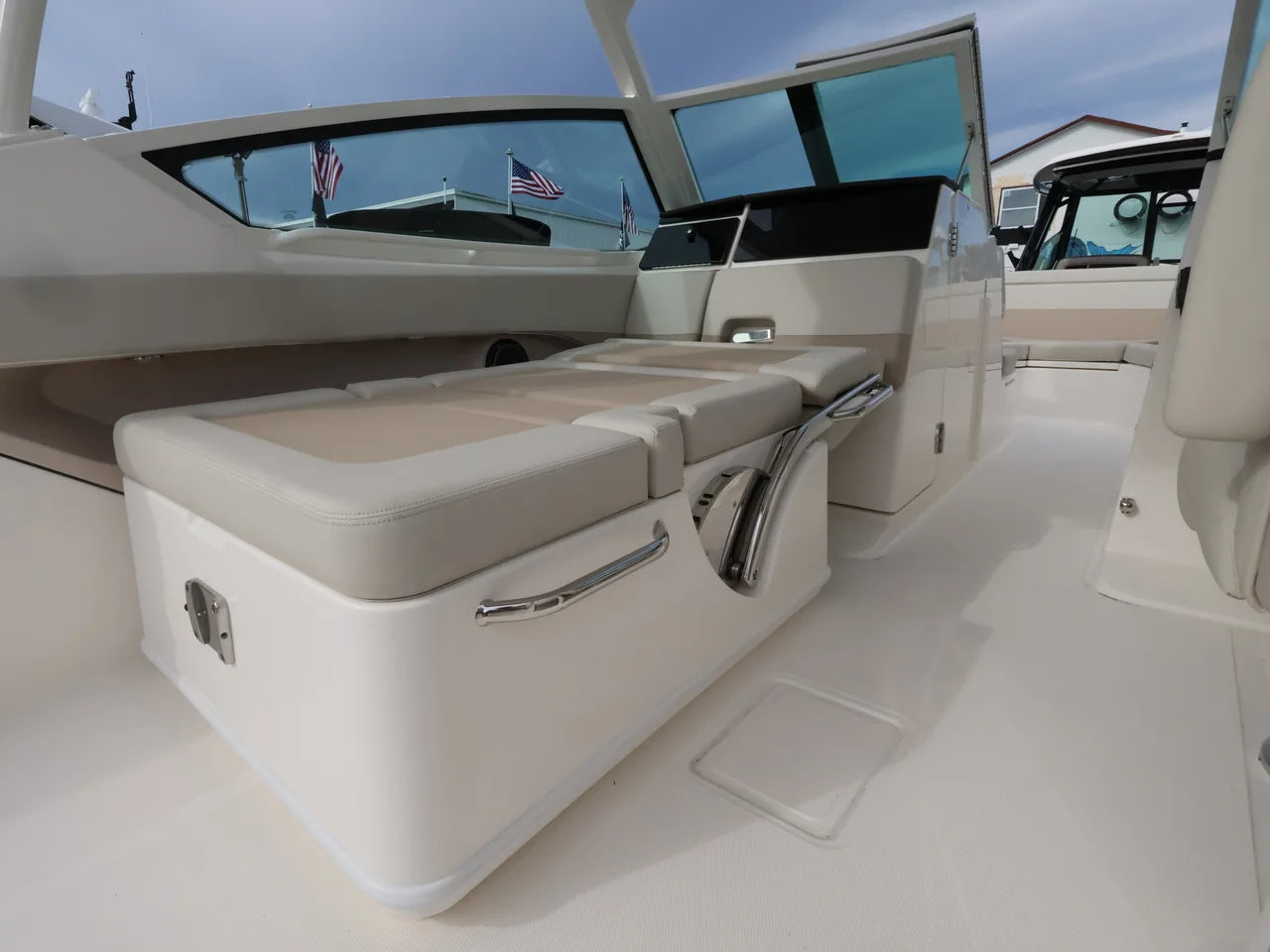 2027 Boston Whaler 280 Vantage 27.0 feet, Naples, Florida #15
