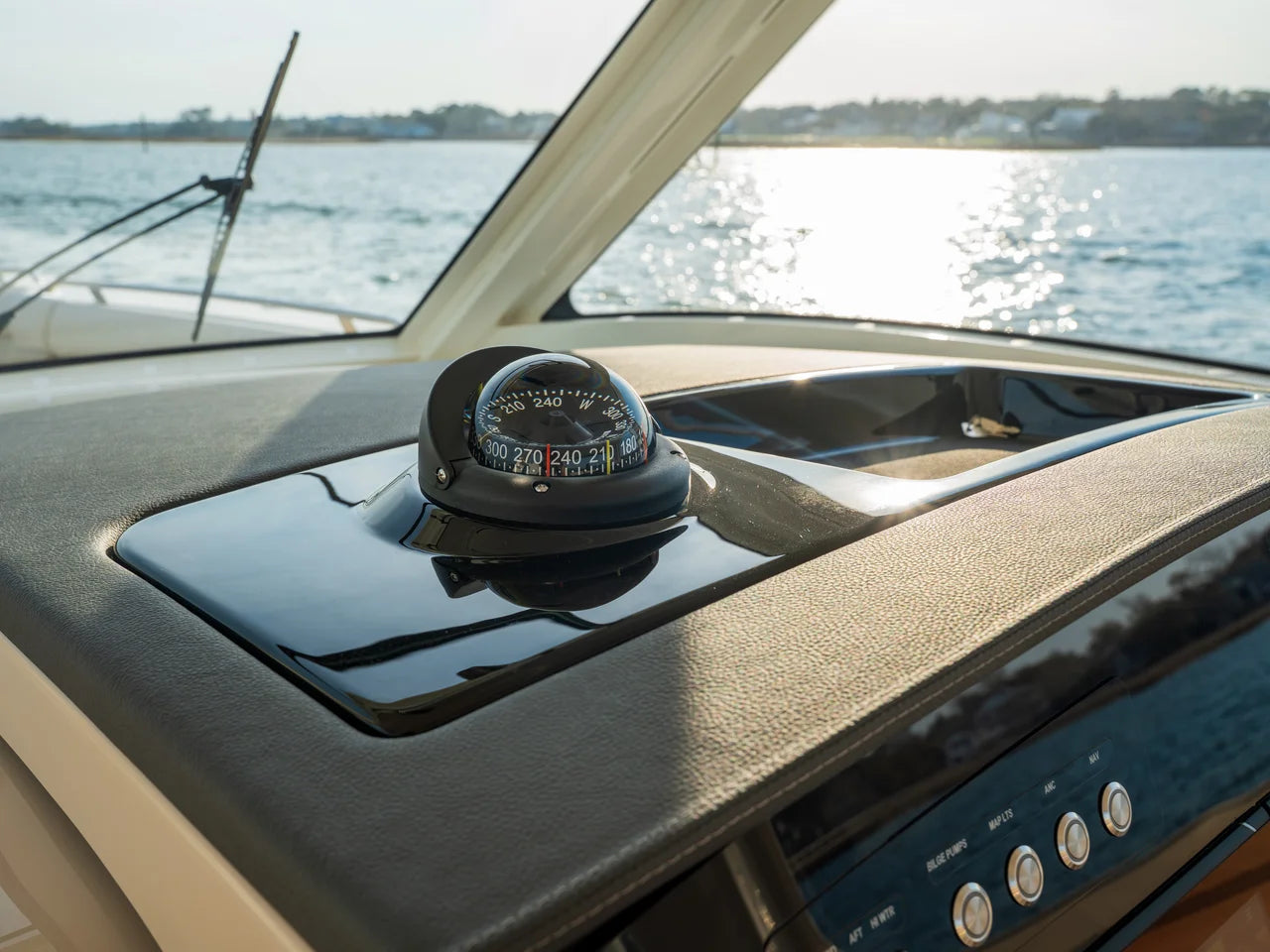 2026 Boston Whaler 350 Realm 35.0 feet, Wrightsville Beach, North Carolina #34