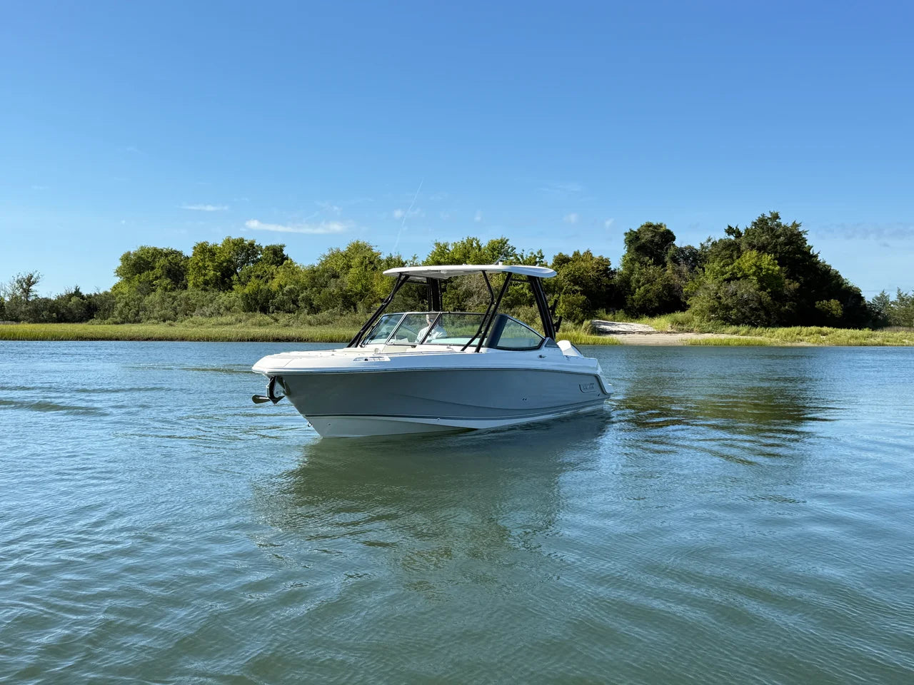 2027 Boston Whaler 240 Vantage 24.0 feet, Wrightsville Beach, North Carolina #3
