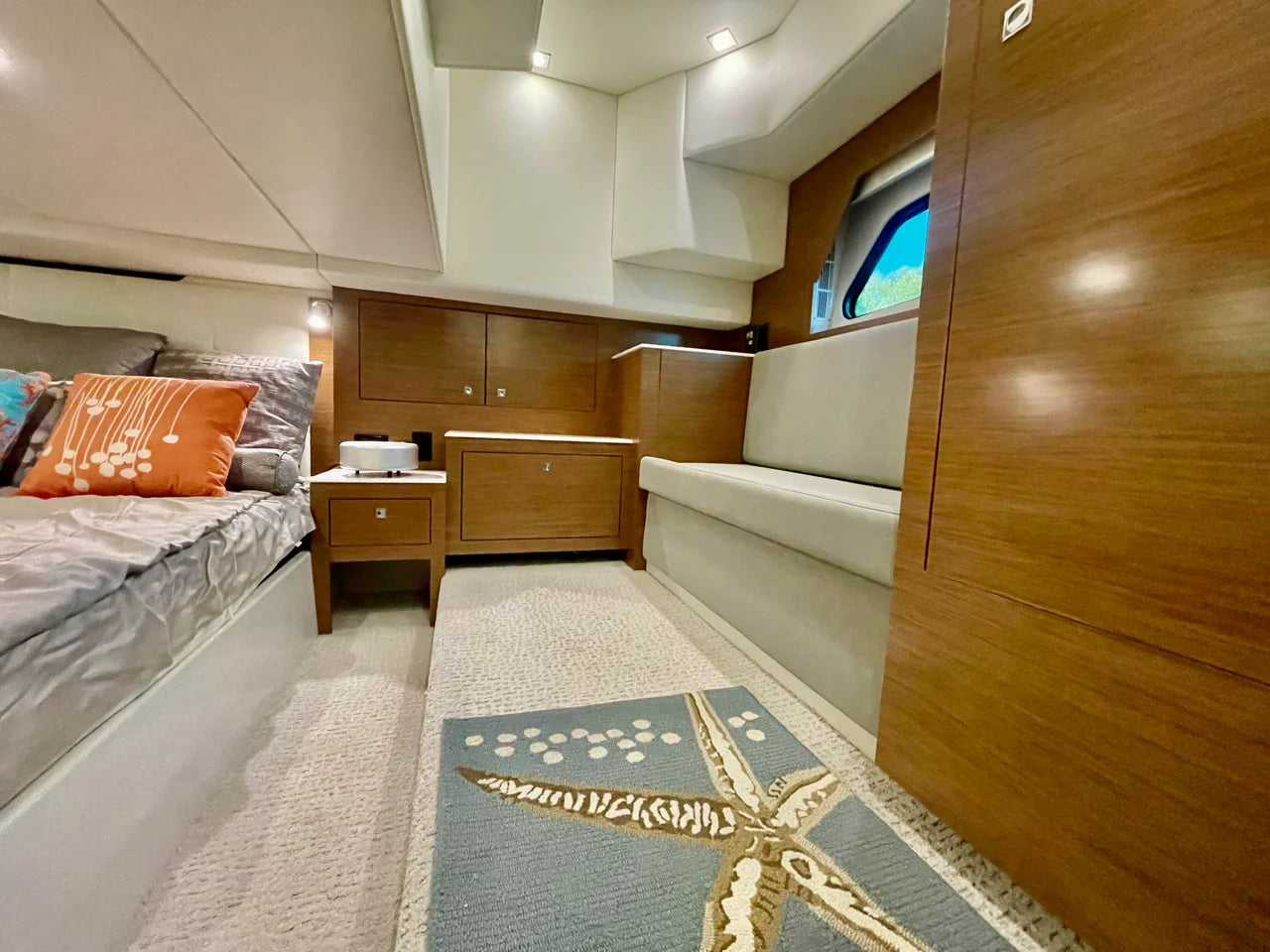 2016 Cruisers Yachts 390 EXPRESS COUPE 39.0 feet, Stuart, FL #33