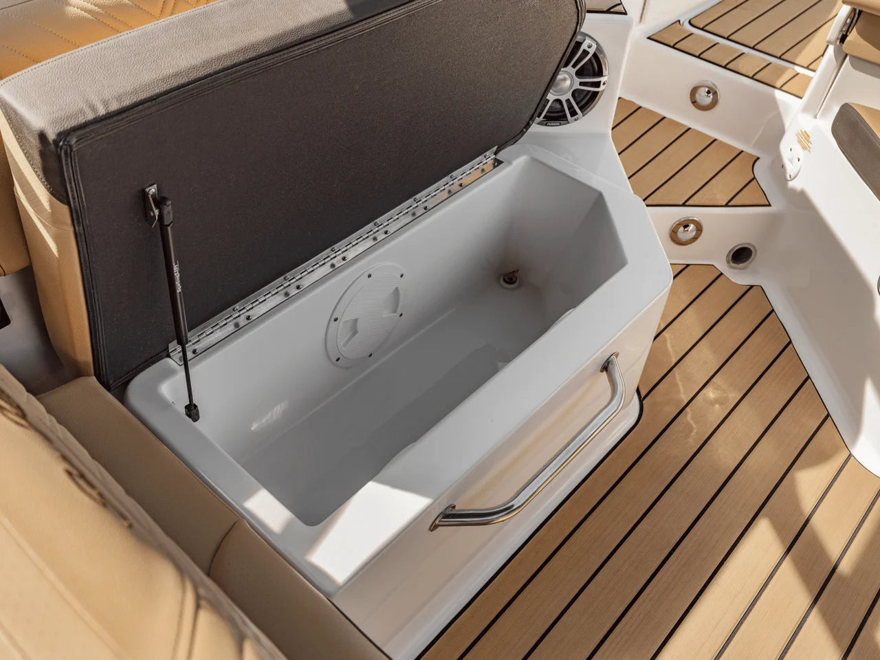 2027 Sea Ray SDX 270 Outboard 27.0 feet, Huntington, NY #49