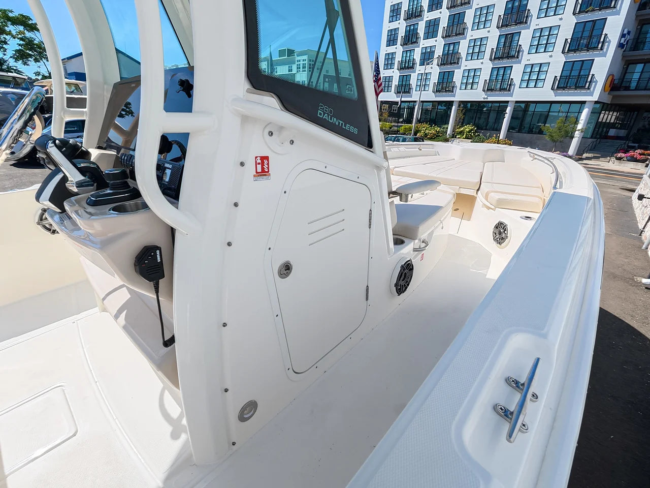 2027 Boston Whaler 280 Dauntless 28.0 feet, Norwalk, Connecticut #17