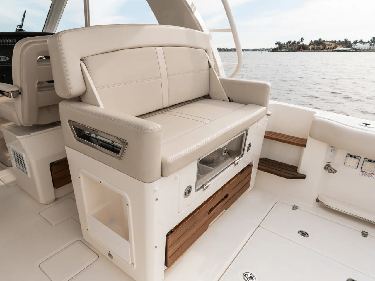 2026 Boston Whaler 380 Realm 38.0 feet, Inuvik, Northwest Territories #96