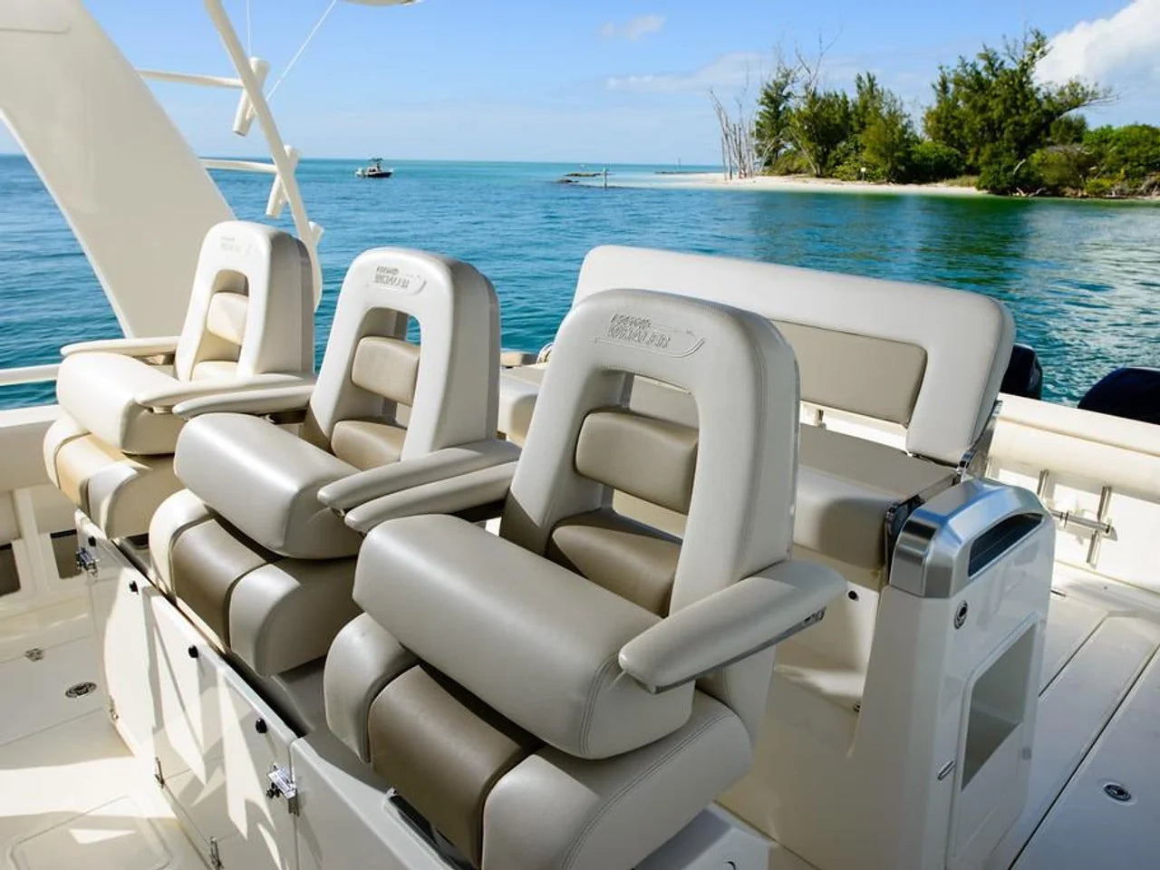 2026 Boston Whaler 420 Outrage 42.0 feet, Inuvik, Northwest Territories #11