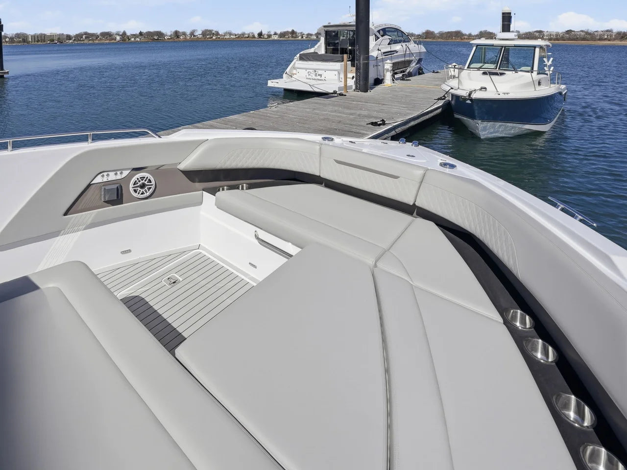 2026 Cruisers Yachts 50GLS OB 50.0 feet, Quincy, MA #55