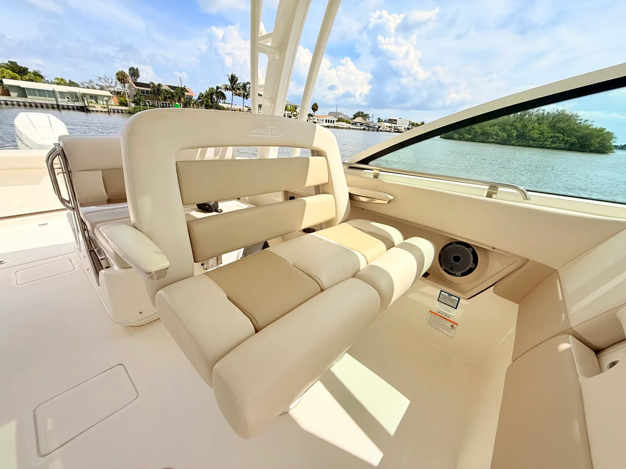 2024 Boston Whaler 320 Vantage 32.0 feet, St Petersburg, FL #53