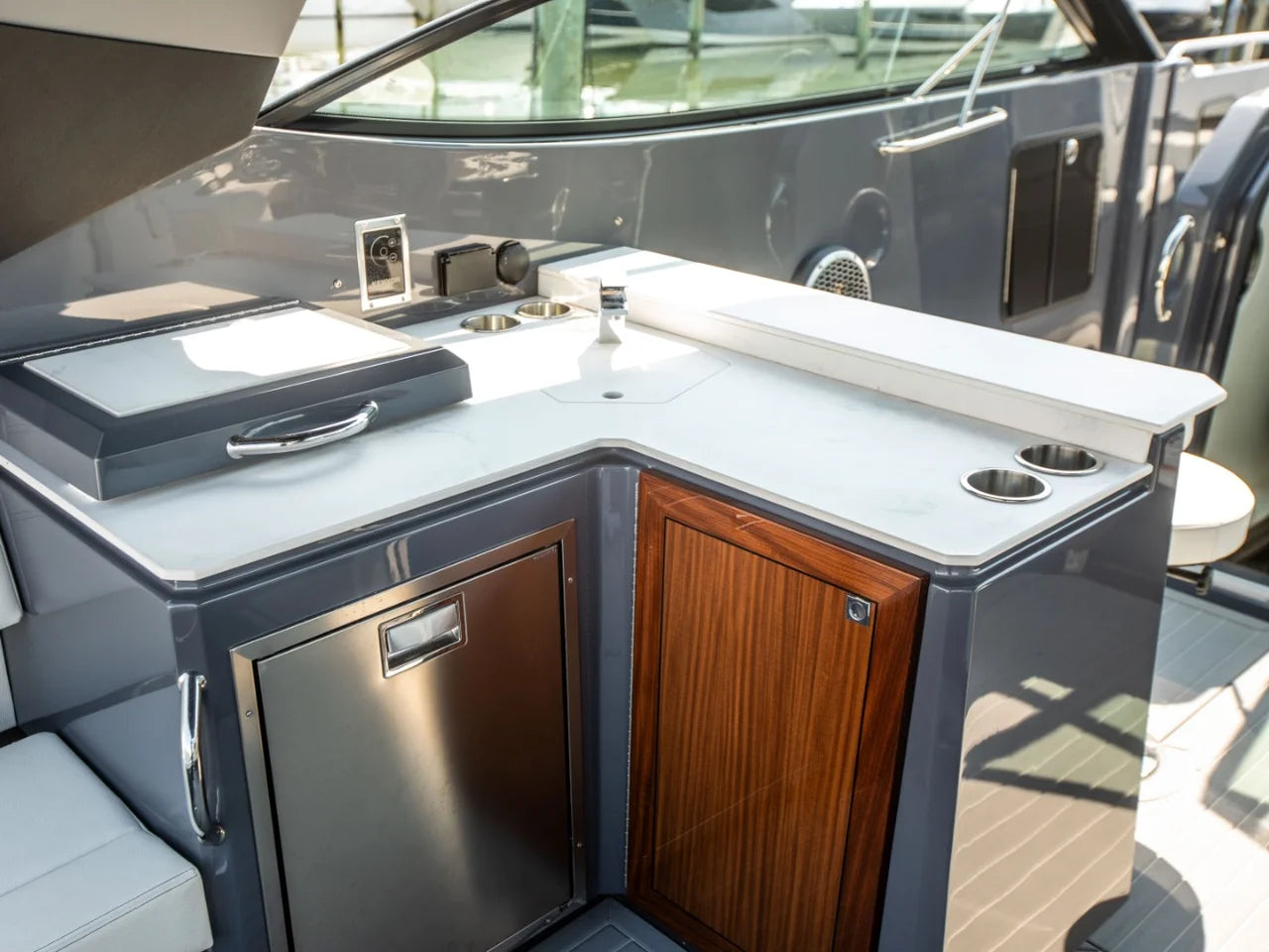 2024 Cruisers Yachts 38 GLS-OB SB 38.0 feet, Somers Point, New Jersey #23