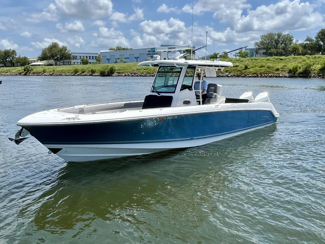 2023 Boston Whaler 330 OUTRAGE 33.0 feet, Venice, Florida #1