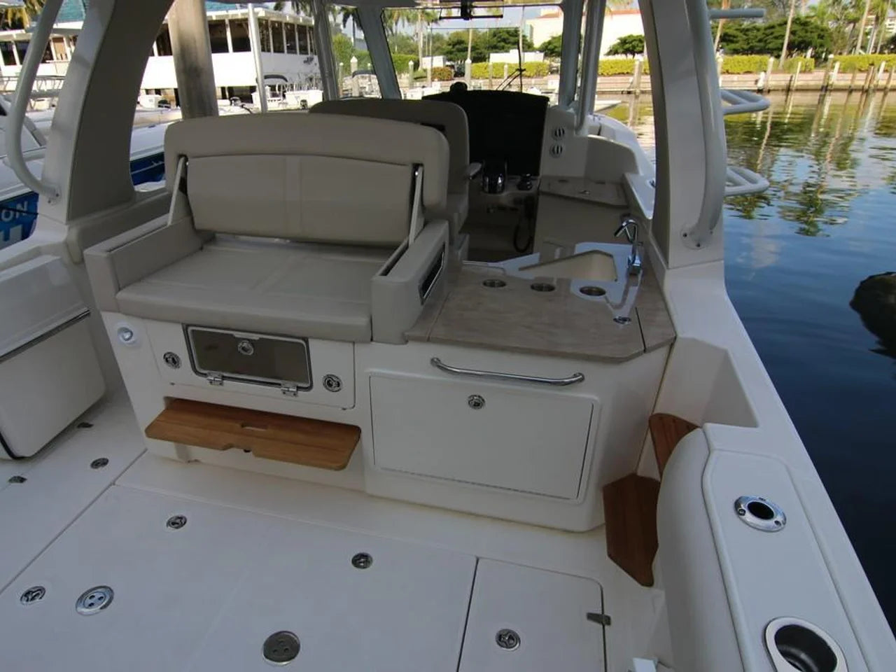 2027 Boston Whaler 350 Realm 35.0 feet, Quincy, MA #12