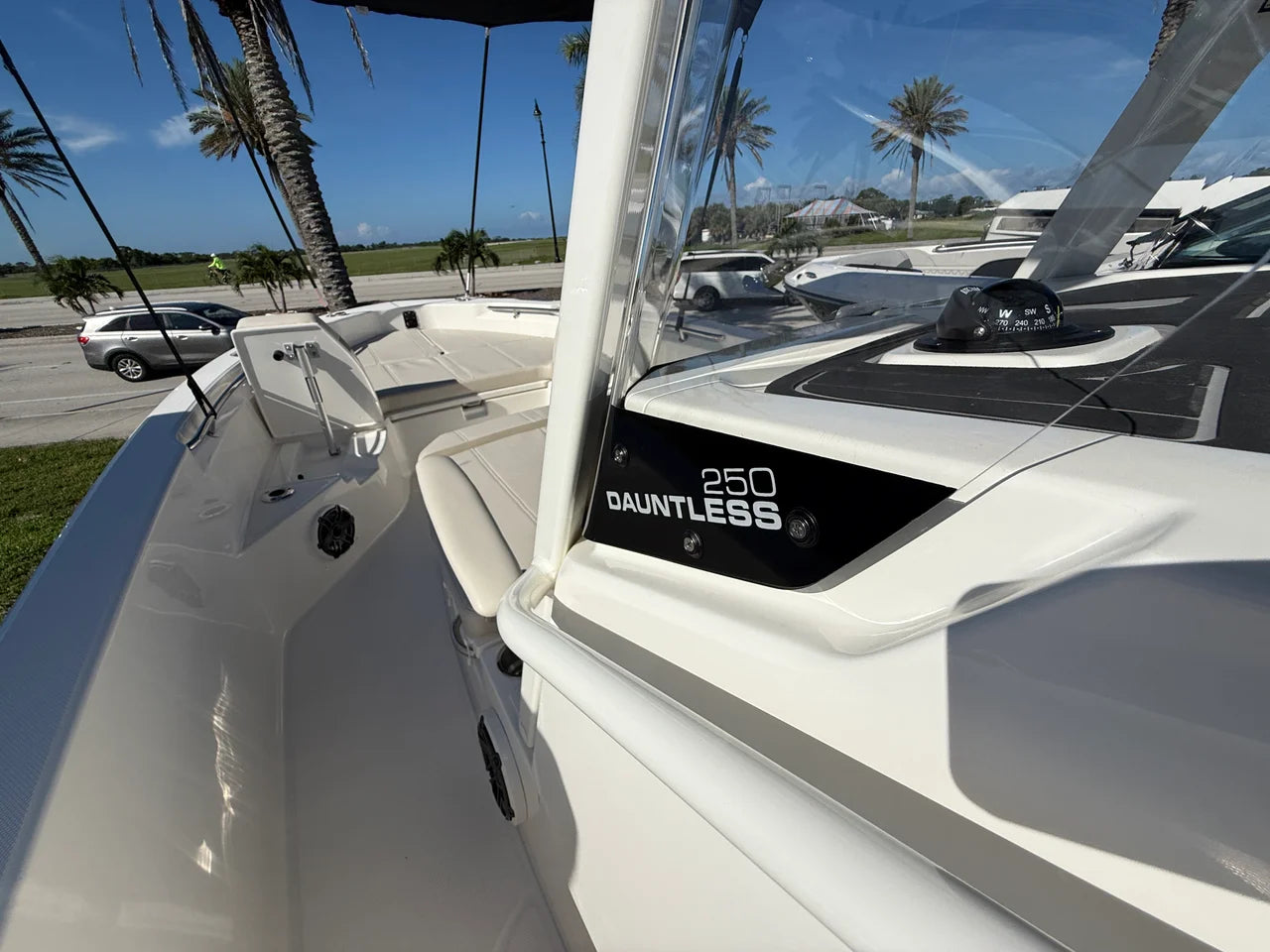 2027 Boston Whaler 250 Dauntless 25.0 feet, Venice, Florida #29
