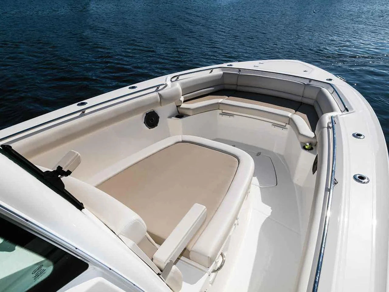 2027 Boston Whaler 330 Outrage 33.0 feet, Ocean View, NJ #9