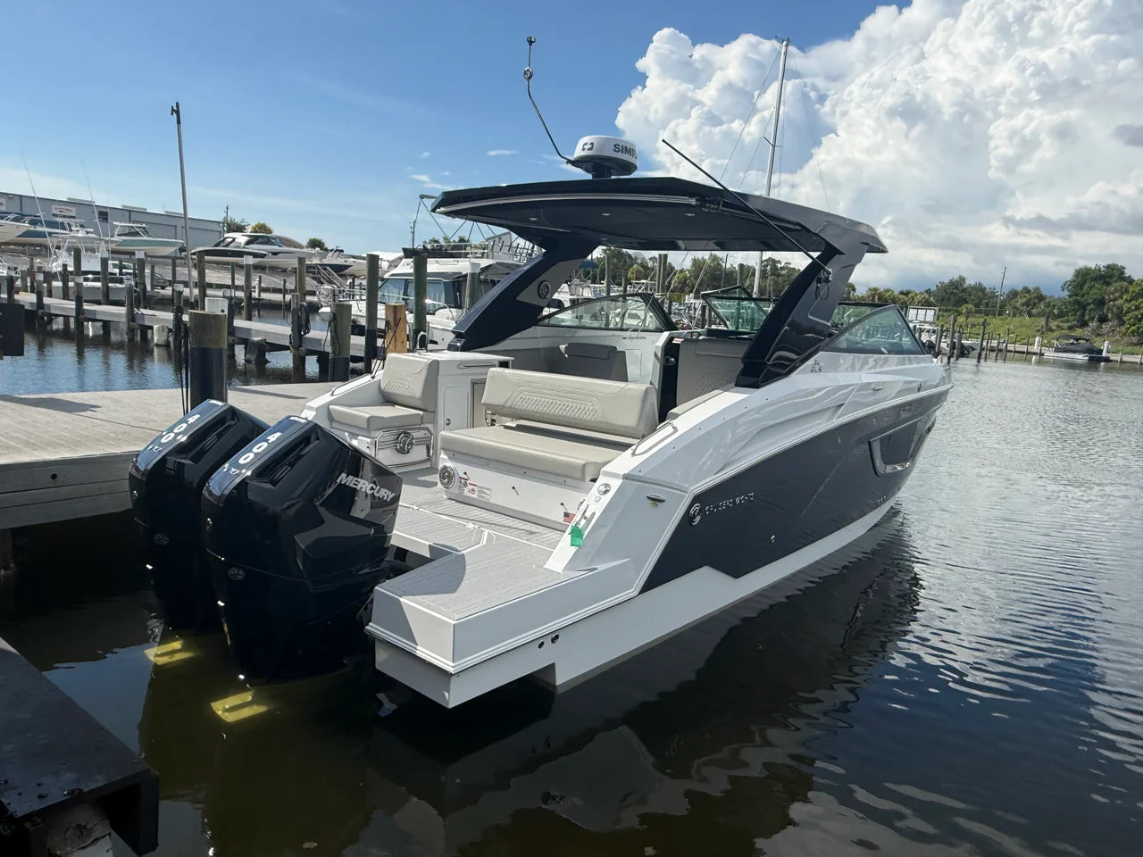 2027 Cruisers Yachts 34 GLS Outboard 34.0 feet, Venice, Florida #3