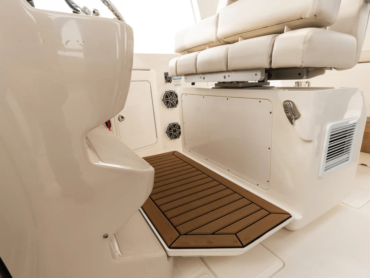 2026 Boston Whaler 380 Realm 38.0 feet, Inuvik, Northwest Territories #102