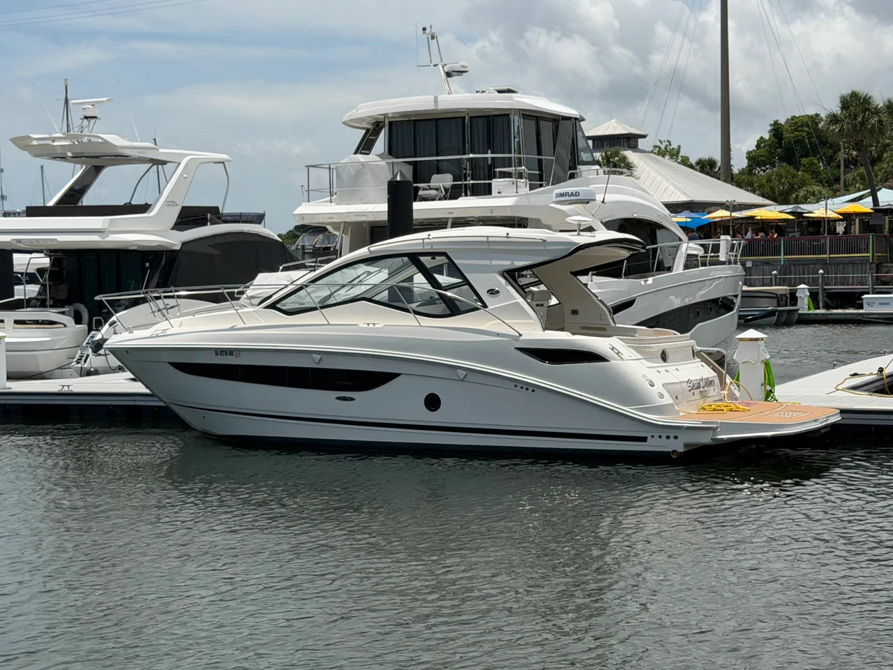 2019 Sea Ray Sundancer 350 Coupe