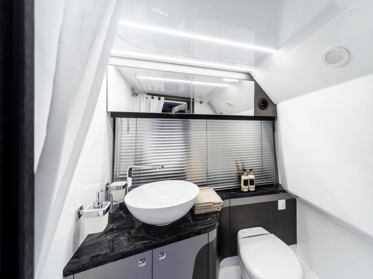 2026 Galeon 335 GTO 33.0 feet, Inuvik, Northwest Territories #19
