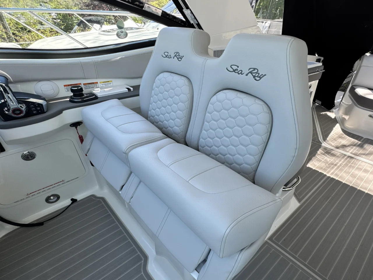 2026 Sea Ray Sundancer 320 Outboard 32.0 feet, Huntington, NY #23