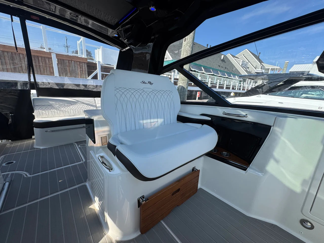 2025 Sea Ray 370 SUNDANCER OB 39.0 feet, Somers Point, New Jersey #21