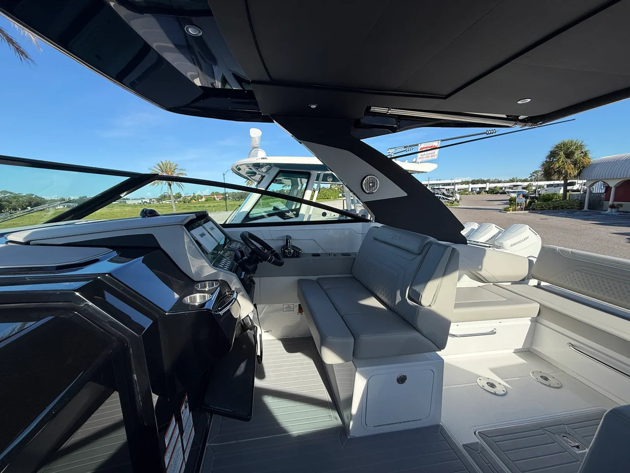 2027 Cruisers Yachts 34 GLS Outboard 34.0 feet, Venice, Florida #12