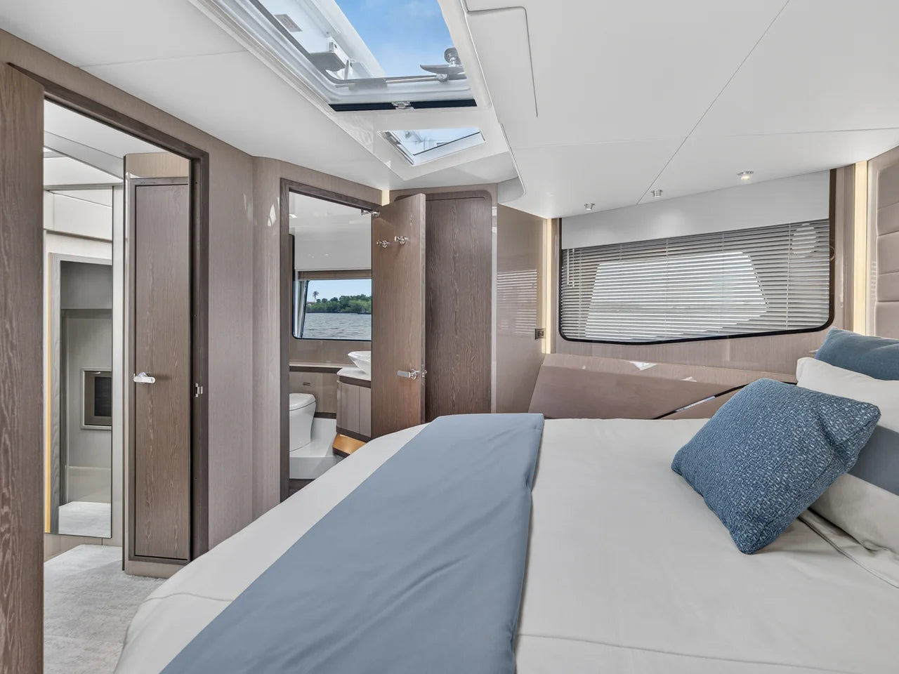 2026 Cruisers Yachts 57 FLY 57.0 feet, Stuart, Florida #27