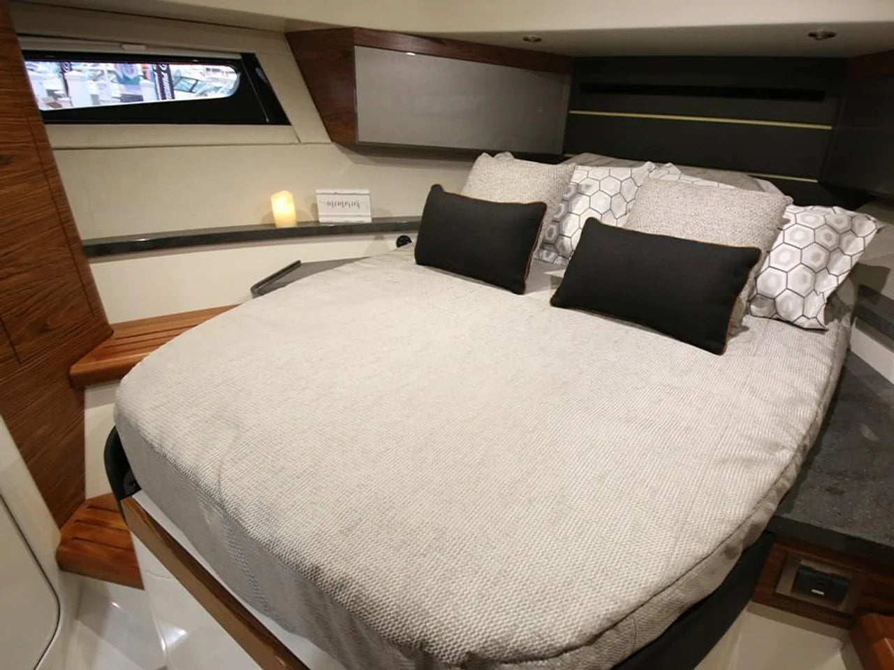 2026 Boston Whaler 405 Conquest 40.0 feet, Inuvik, Northwest Territories #57