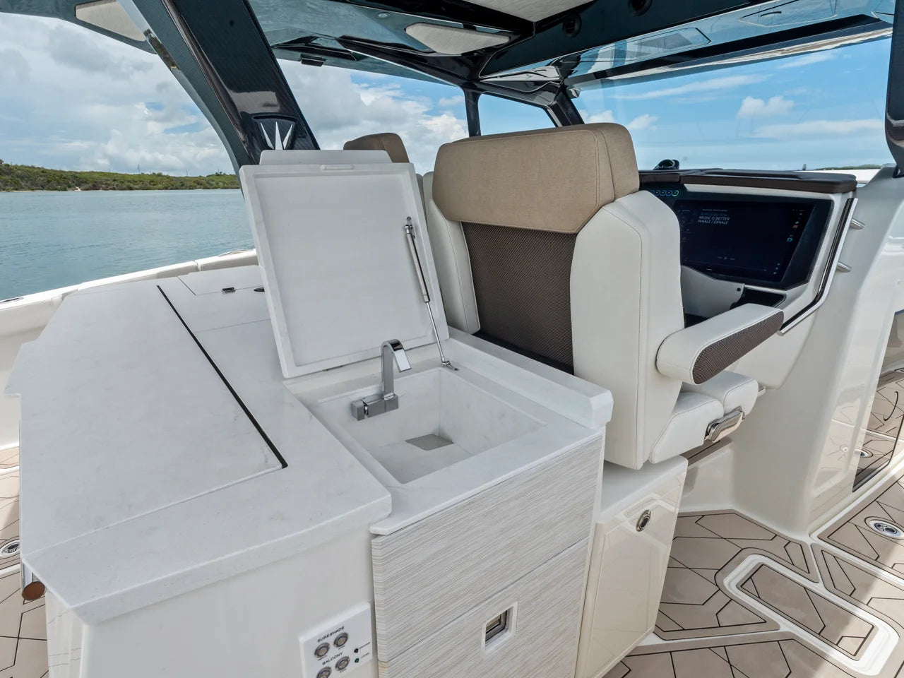 2027 Ducari 37 XIV 37.0 feet, Dania Beach, Florida #33