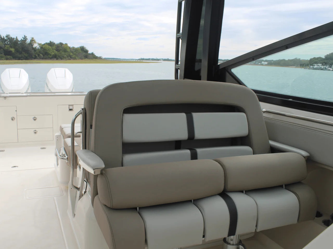 2026 Boston Whaler 330 Vantage 33.0 feet, Charleston, SC #39