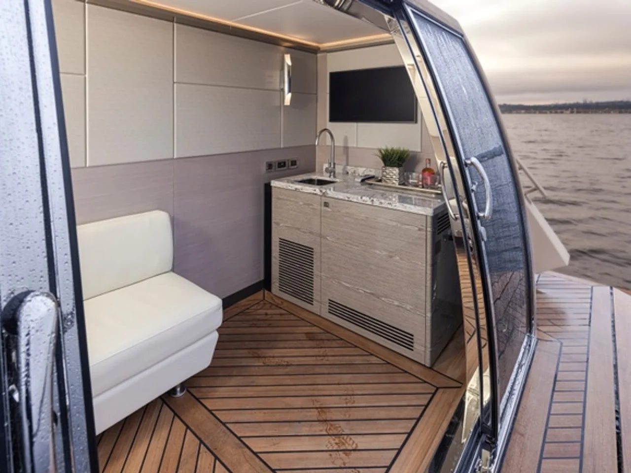 2027 Ocean Alexander 27R 93.0 feet, Pompano Beach, FL #17