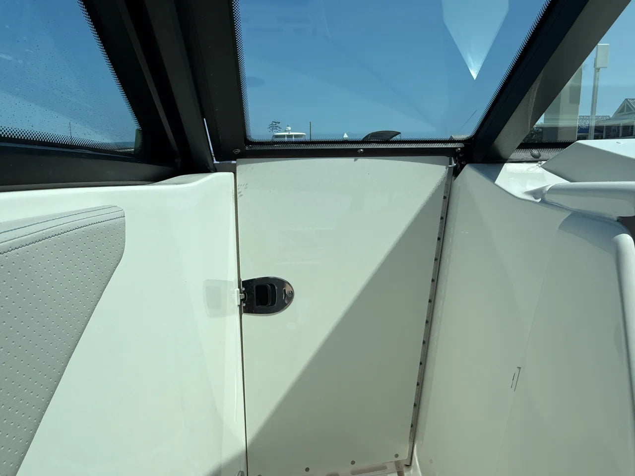 2025 Sea Ray Sundancer 320 Outboard 32.0 feet, Wrightsville Beach, North Carolina #29