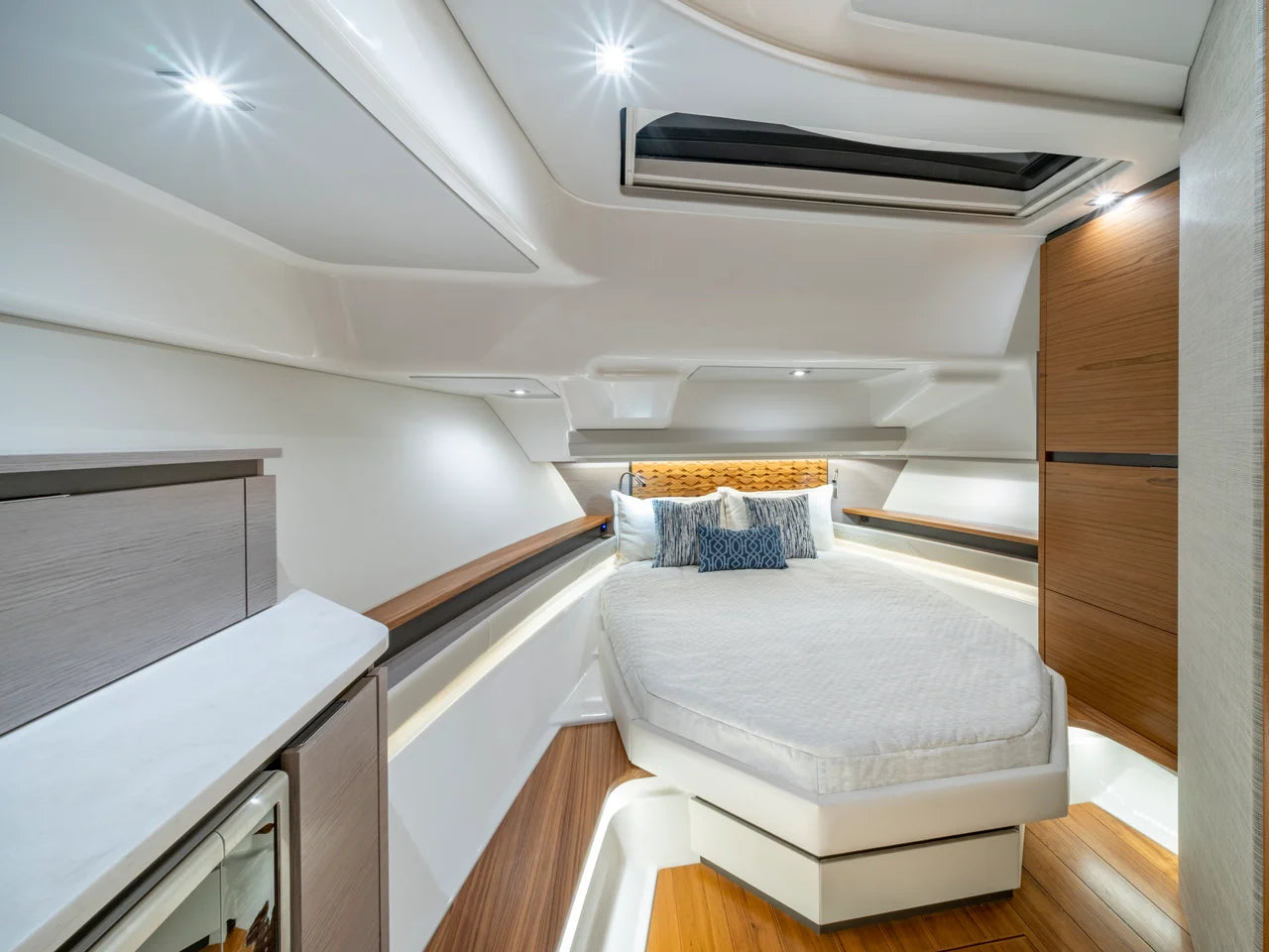 2026 Tiara Yachts 48 LS 48.0 feet, Inuvik, Northwest Territories #10