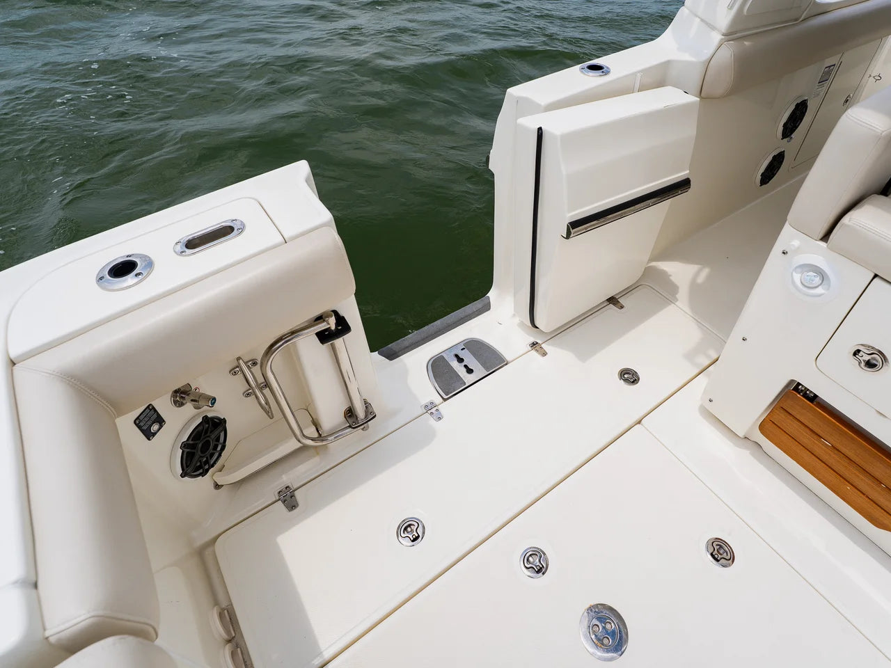 2023 Boston Whaler 350 Realm 35.0 feet, Clearwater, Florida #92