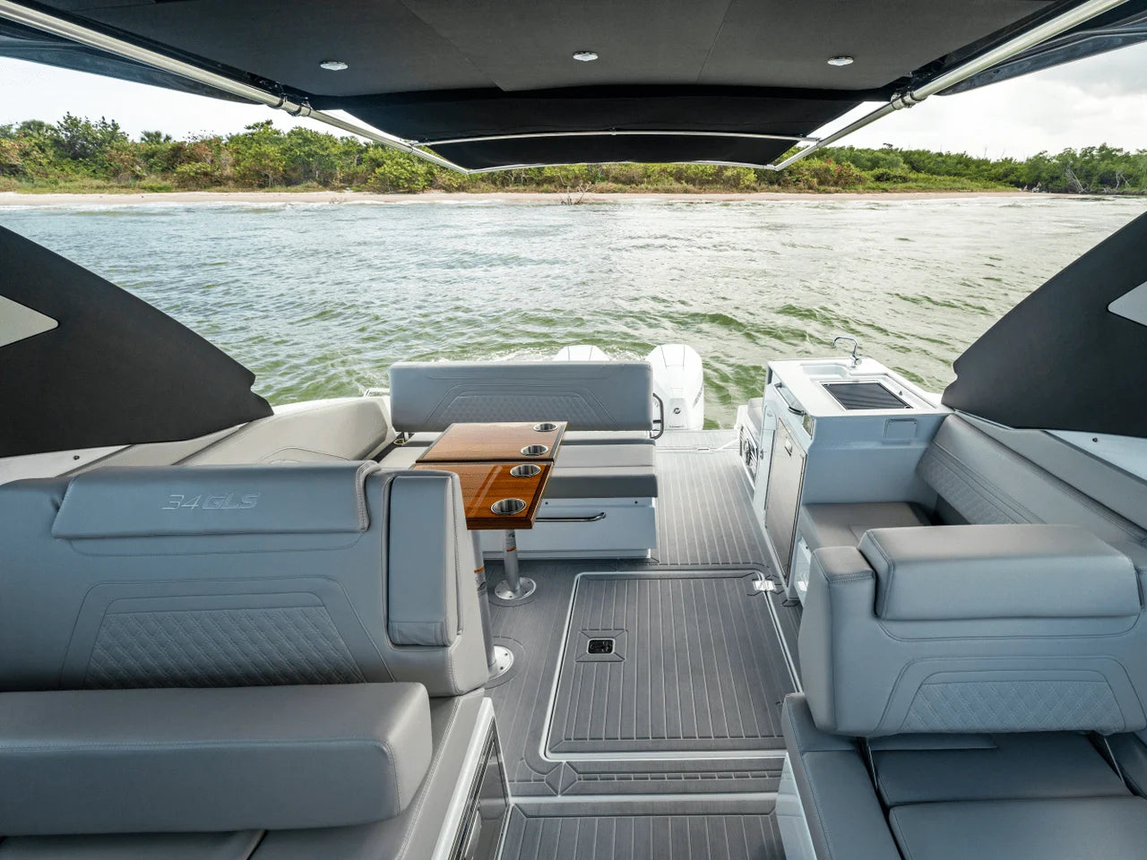 2026 Cruisers Yachts 34 GLS Outboard 35.0 feet, Inuvik, Northwest Territories #143