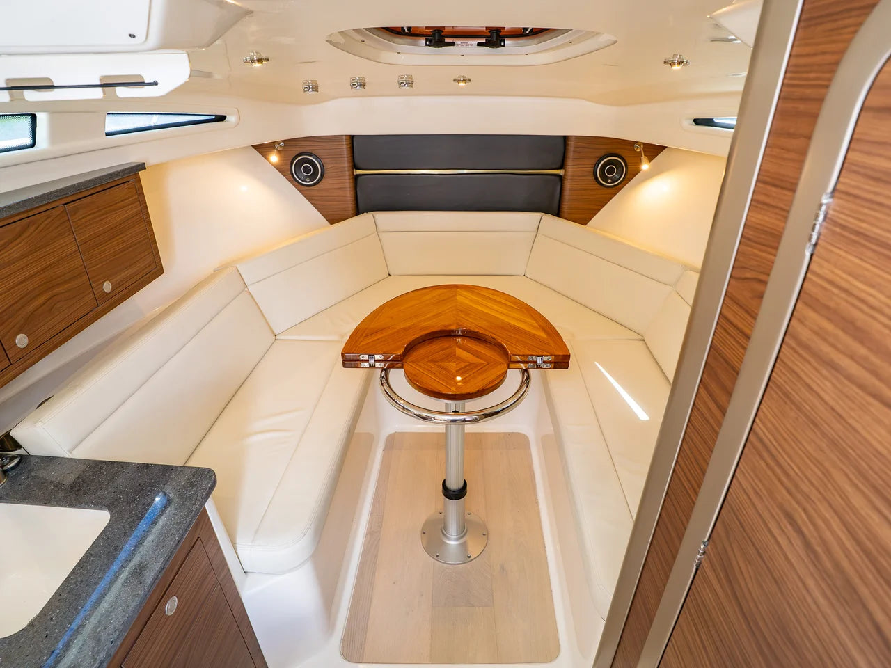 2026 Boston Whaler 325 Conquest 32.0 feet, Clearwater, Florida #36