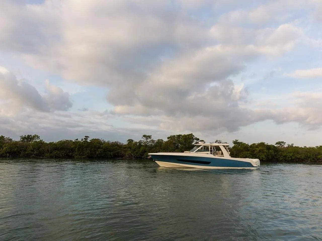 2026 Boston Whaler 420 Outrage 42.0 feet, Inuvik, Northwest Territories #26