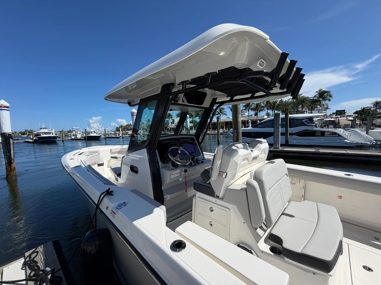 2026 Boston Whaler 330 Outrage 33.0 feet, Jupiter, Florida #49