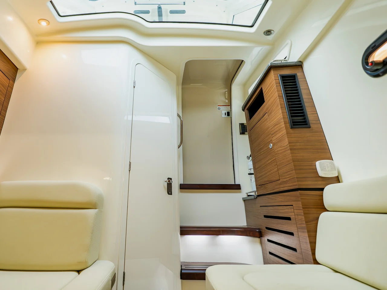 2023 Boston Whaler 350 Realm 35.0 feet, Clearwater, Florida #118