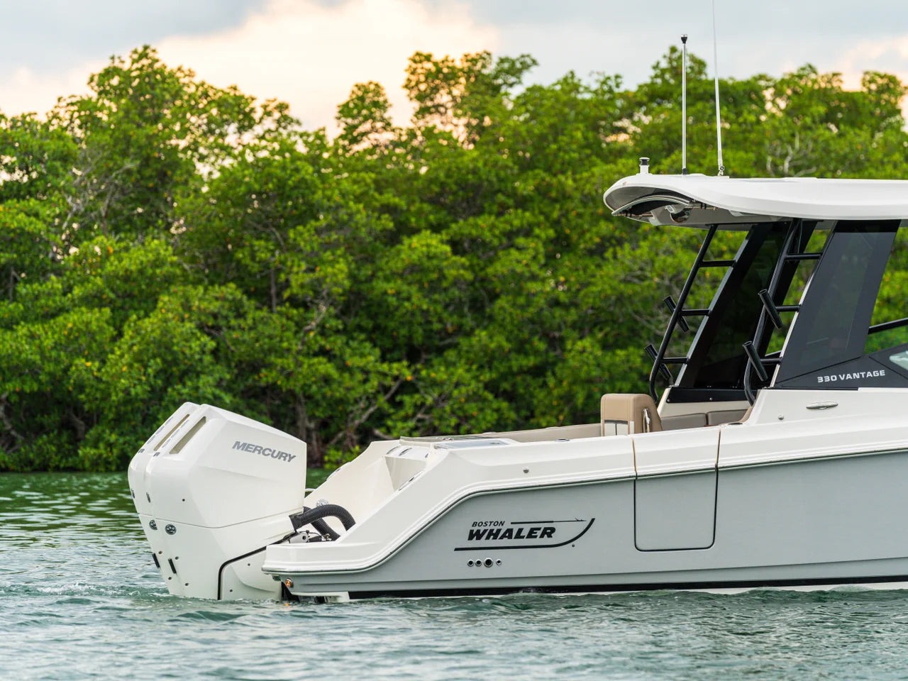 2026 Boston Whaler 330 Vantage 33.0 feet, Inuvik, Northwest Territories #8