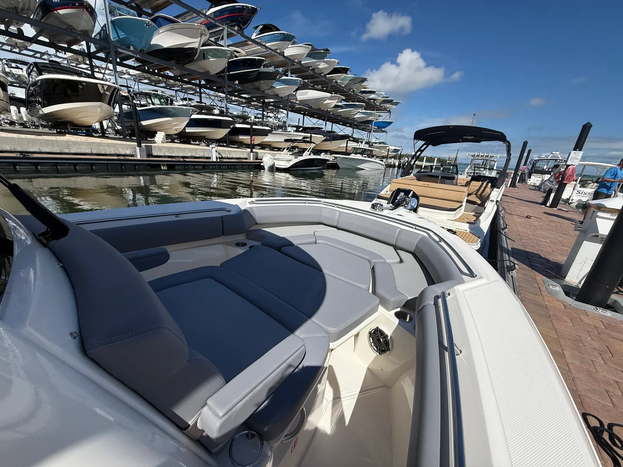 2027 Boston Whaler 250 Outrage 25.0 feet, Sarasota, FL #7