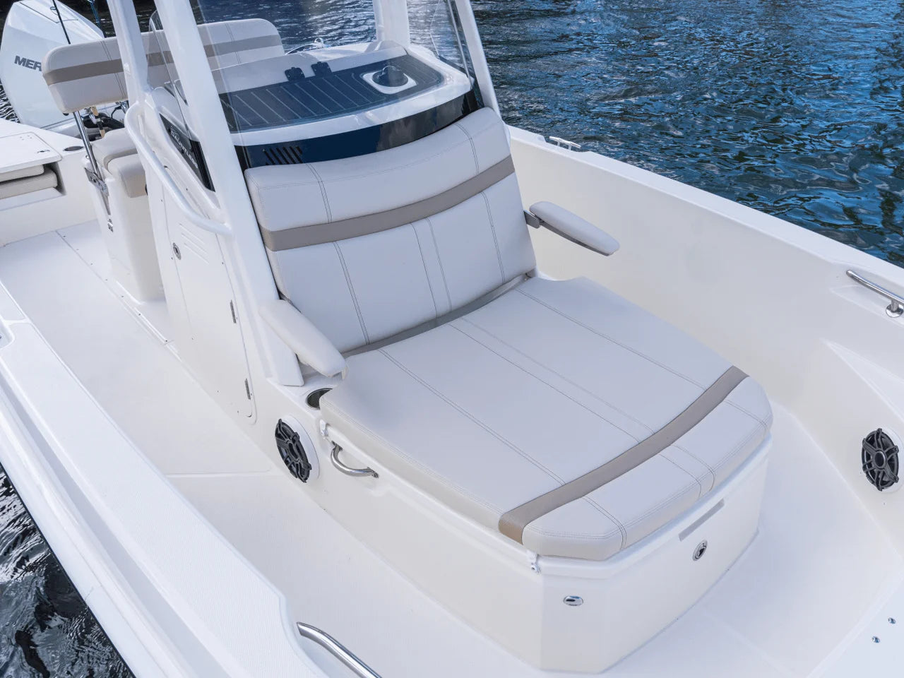 2026 Boston Whaler 220 Dauntless 22.0 feet, Inuvik, Northwest Territories #38