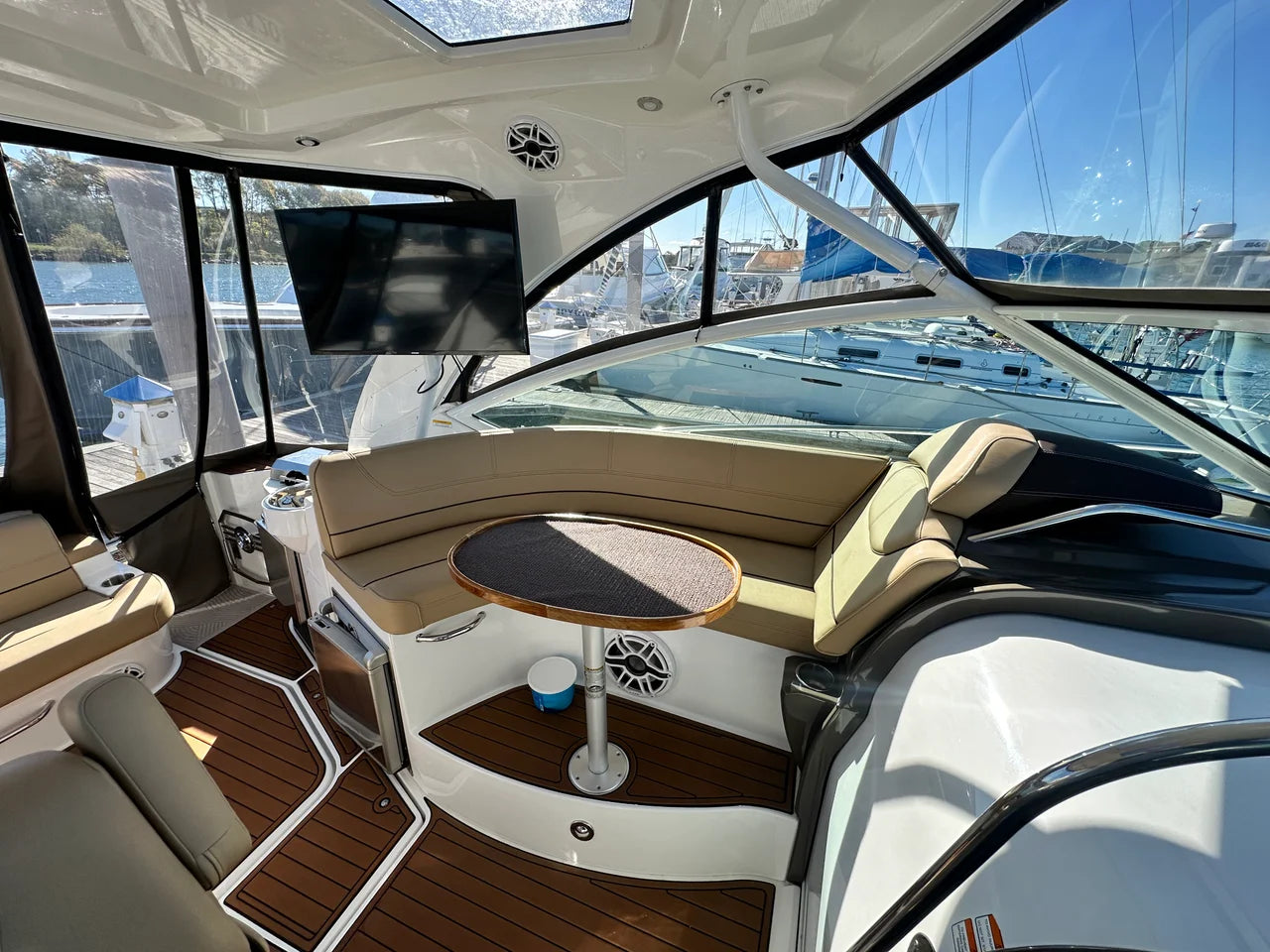 2014 Cruisers Yachts 380 EXPRESS 38.0 feet, Danvers, Massachusetts #7