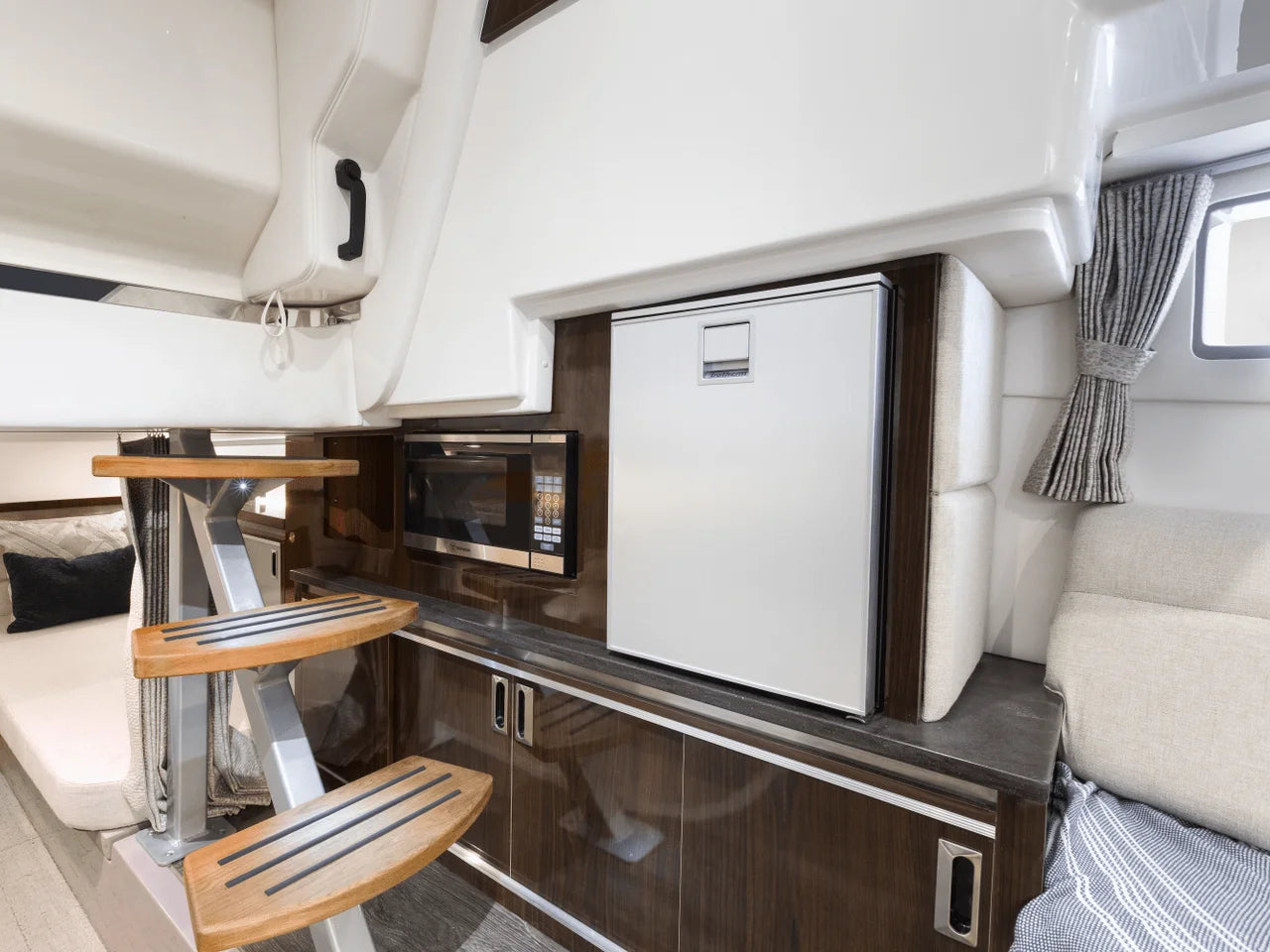 2026 Sea Ray Sundancer 320 Outboard 32.0 feet, Inuvik, Northwest Territories #13
