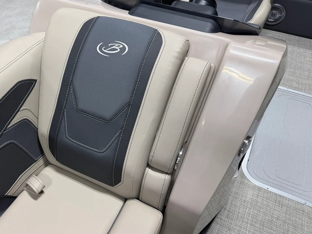 2027 Barletta CABRIO22UC 22.0 feet, Crosslake, Minnesota #17