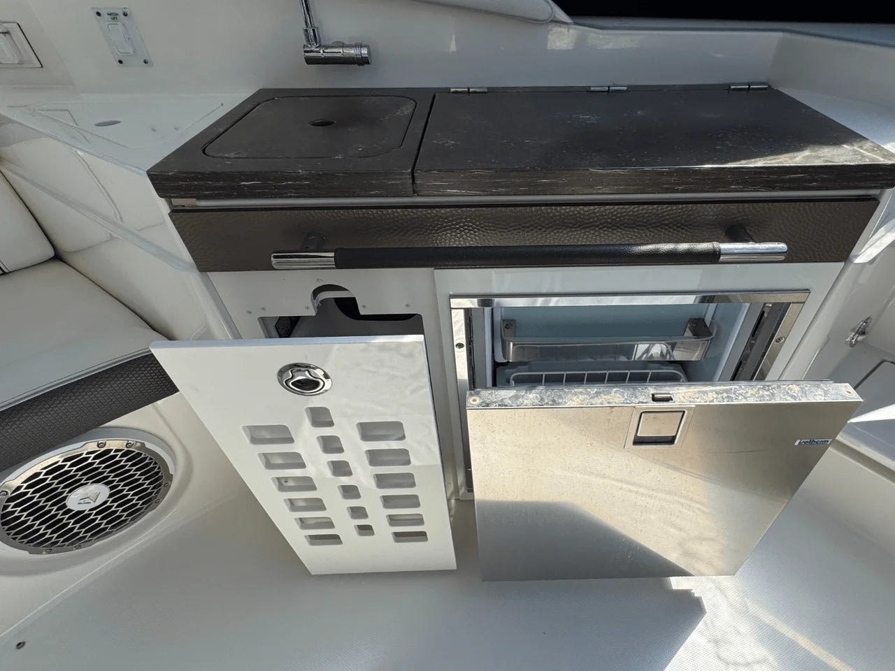 2017 Sea Ray SLX 350 OB 35.0 feet, Huntington, NY #18