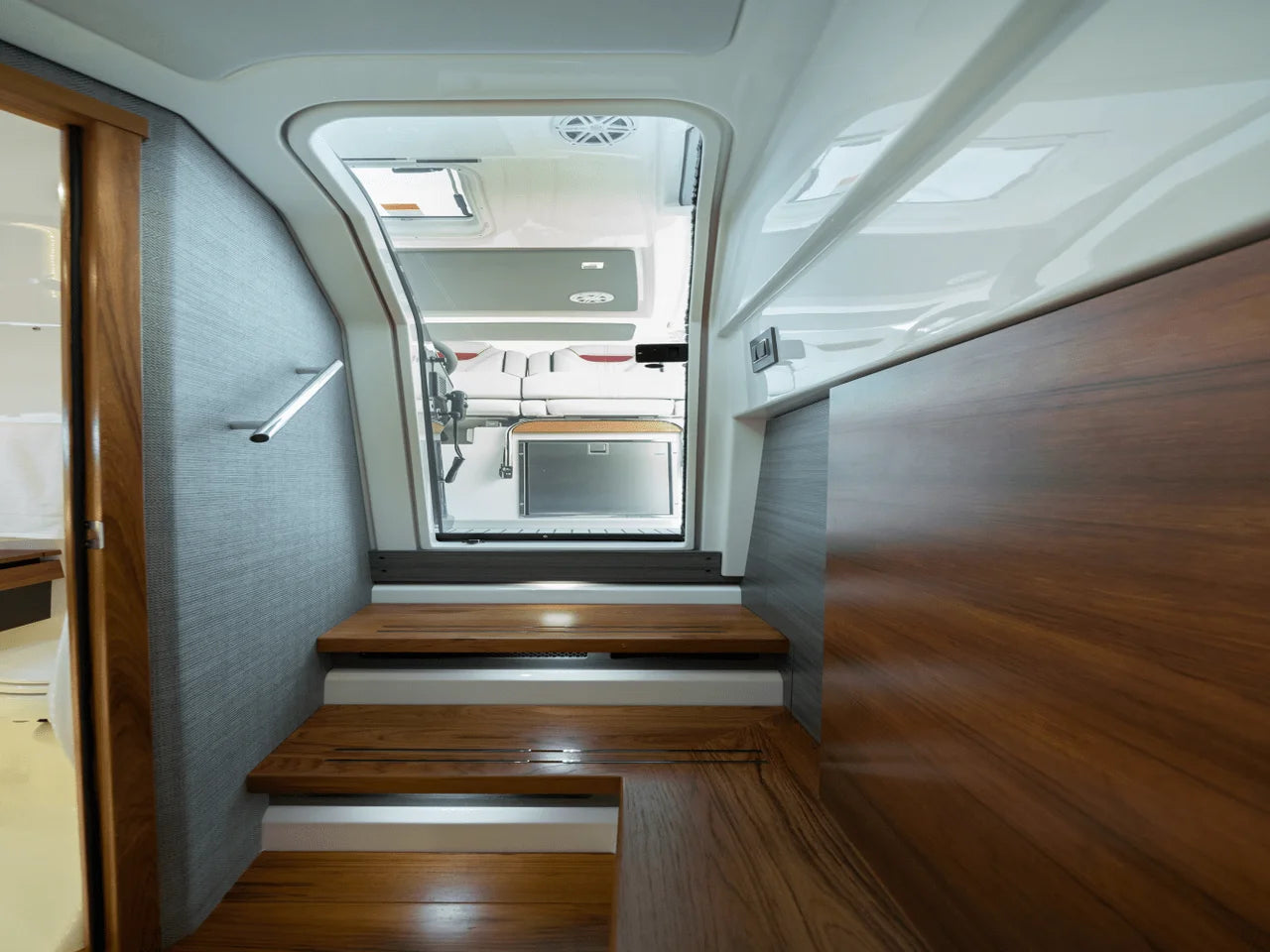 2025 Tiara Yachts LS 34 34.0 feet, Inuvik, Northwest Territories #33