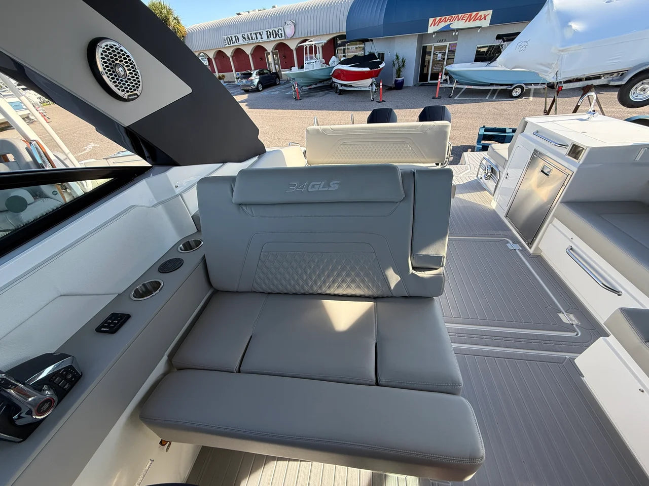 2027 Cruisers Yachts 34 GLS Outboard 34.0 feet, Venice, Florida #17
