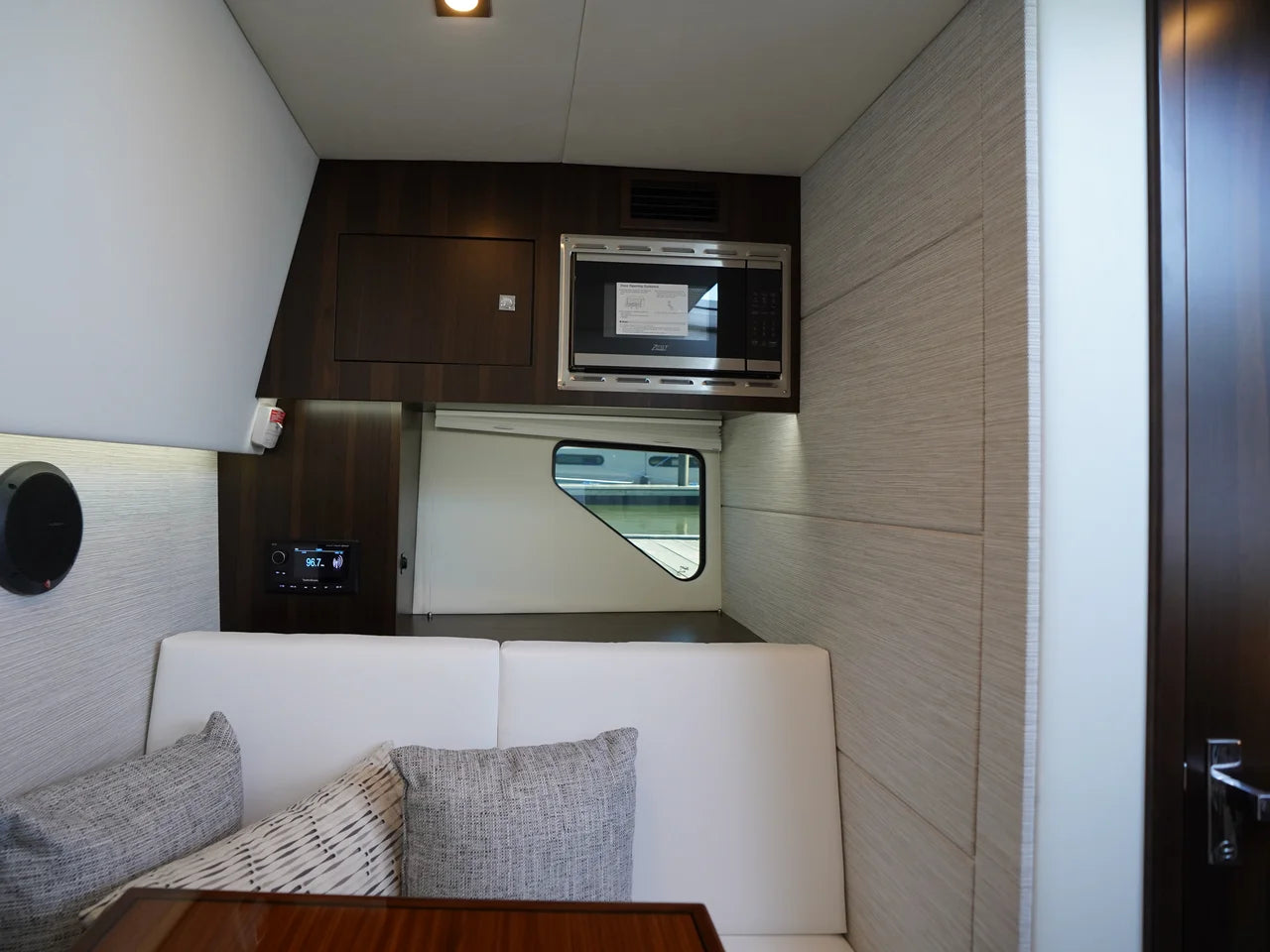 2026 Cruisers Yachts 34 GLS Outboard 34.0 feet, Grasonville, MD #54