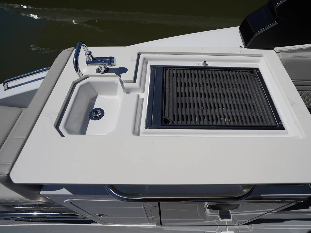 2026 Cruisers Yachts 34 GLS Outboard 34.0 feet, Grasonville, MD #20