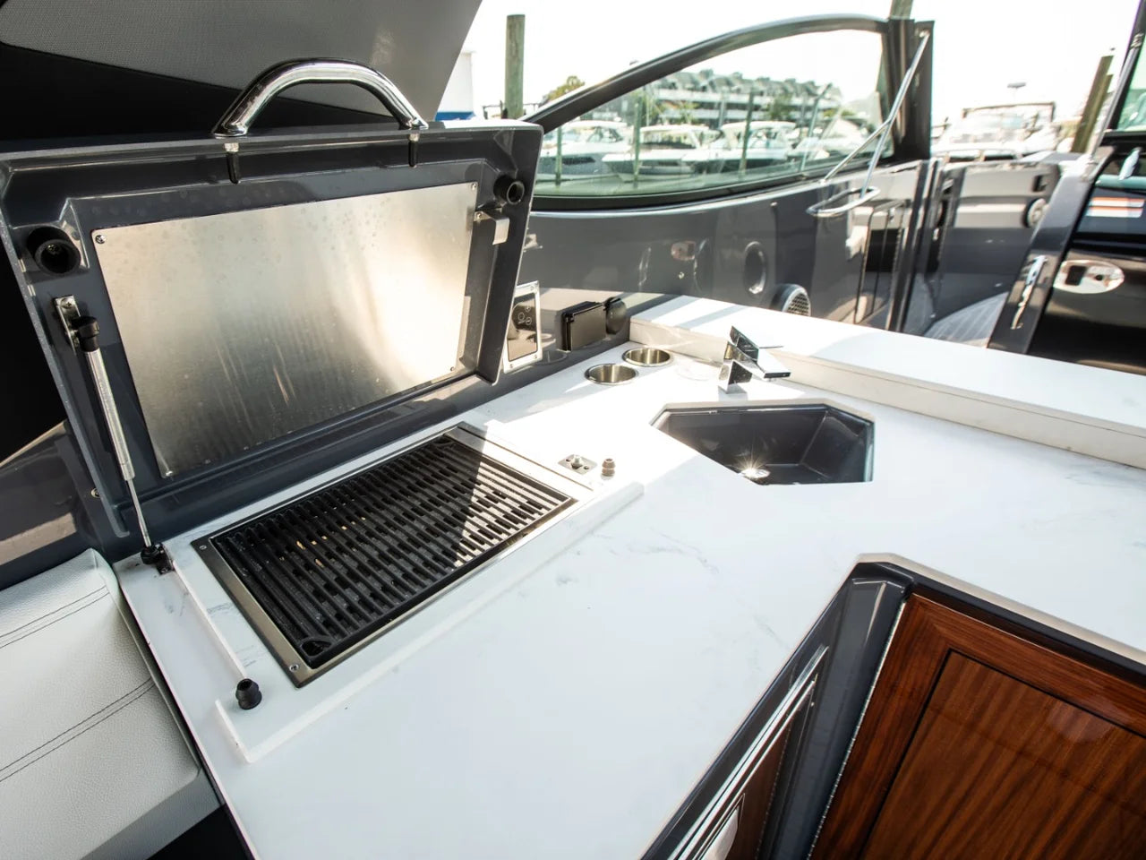 2024 Cruisers Yachts 38 GLS-OB SB 38.0 feet, Somers Point, New Jersey #25